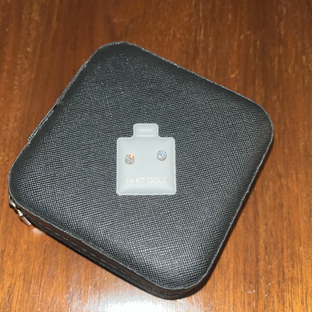 14K Gold Stud Earrings NWOT - Picture 5 of 5